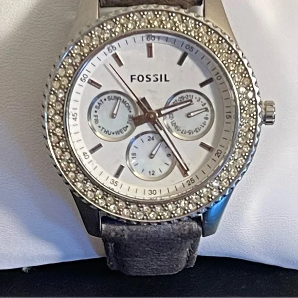 Fossil Crystal Bling Chronograph Watch - Picture 3 of 13